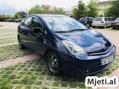 Toyota prius viti 2007 shitet ose ndrrohet